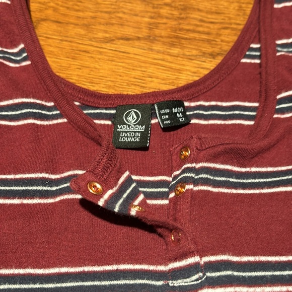 Women’s Volcom tank - Picture 2 of 5